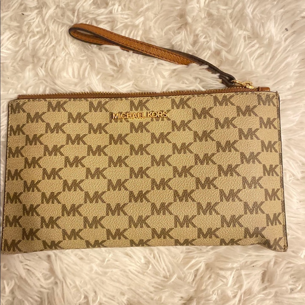 Michael Kors Clutch